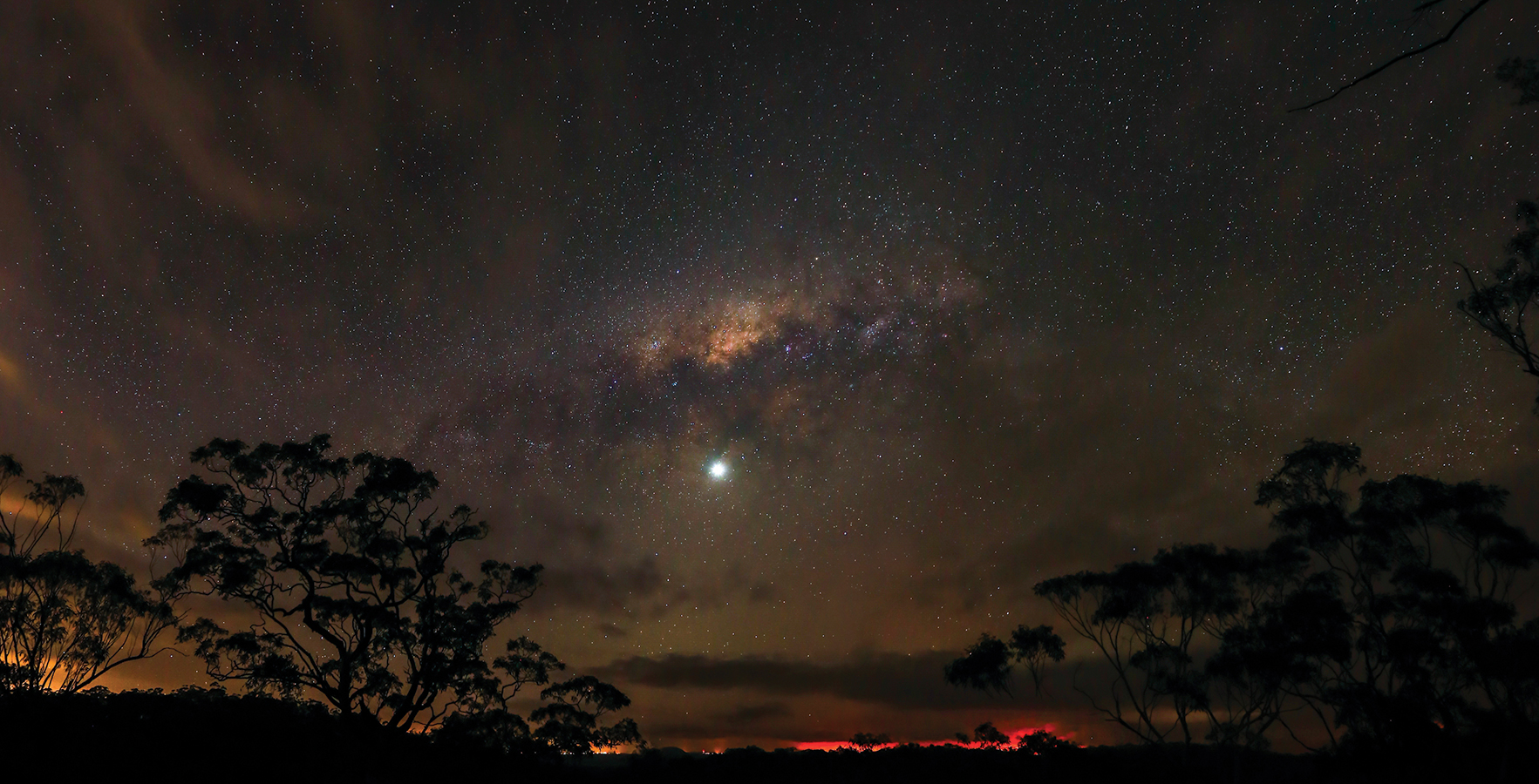 Milky Way panorama and Venus   New South Wales   Australia   26 Oct. 2013 900h